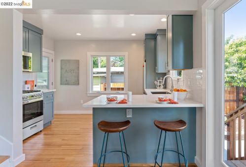 1715 Ashby Ave, Berkeley CA 94703-2131 exterior