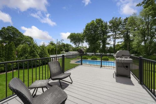 6 Bethal Ln, Commack NY 11725-1003 exterior