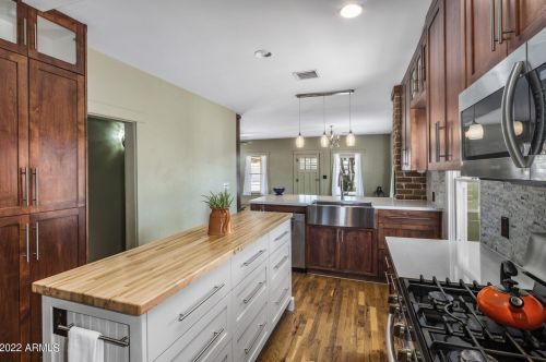 1118 12 St, Phoenix AZ 85086-7350 exterior