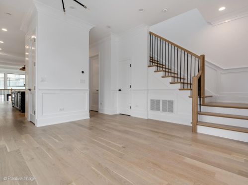 1943 Honore St, Chicago IL  60622-1044 exterior