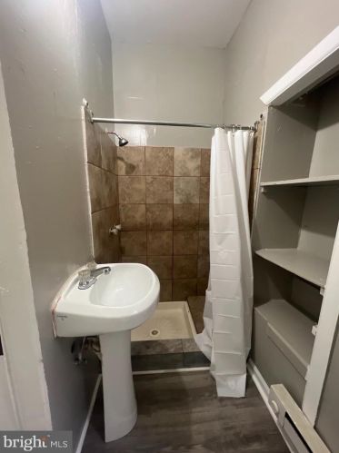 635 2nd St, Philadelphia PA  19133-3058 exterior