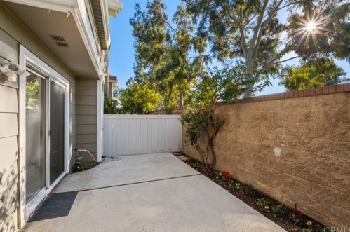 2182 Avocado Dr, Tustin CA 92782-8348 exterior
