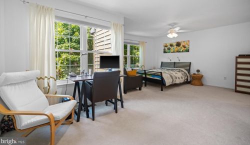 7 Brookline Ct, Princeton NJ 08540-1741 exterior