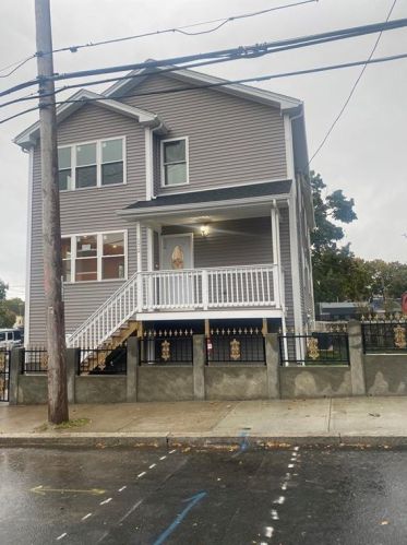 170 Baker St, Providence, RI 02905-2938