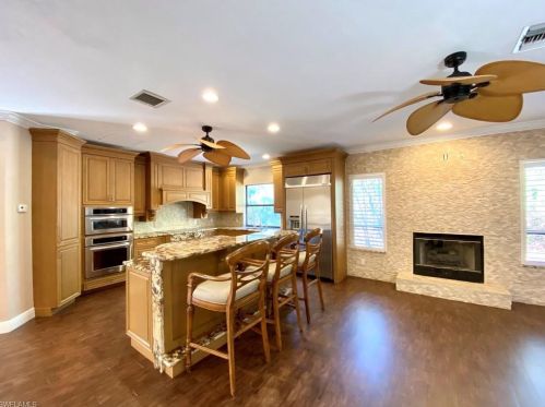 390 31 St, Naples FL 34117-3102 exterior