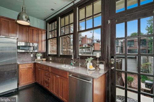 1406 Swann St, Washington DC  20009-3904 exterior