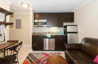 3834 Sheffield Ave, Chicago IL  60613-2918 exterior