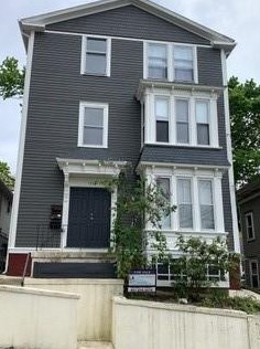 73 Evergreen St, Providence, RI 02906-1947