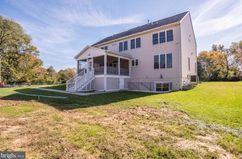 8106 Ashton St, Alexandria VA 22309-1345 exterior