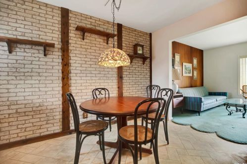 14 Henderson Ave, Valley Stream NY 11580-3025 exterior