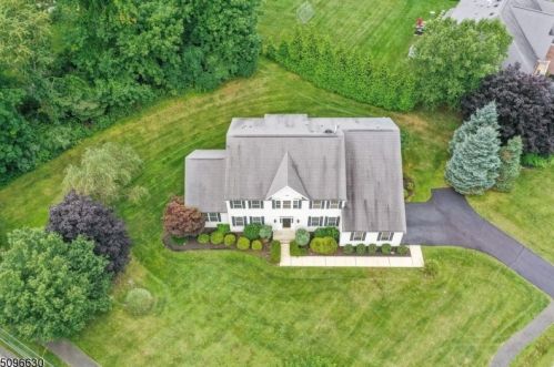 1 Setting Sun Dr, Hackettstown NJ  07840-5683 exterior