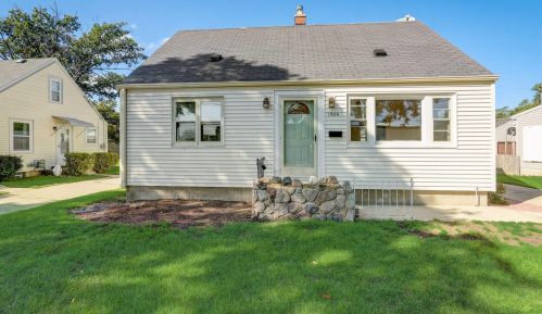 1904 Tesch Ave, Milwaukee, WI 53235-4654