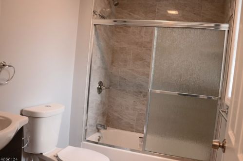 82 Howard St, Irvington NJ 07111-3417 exterior