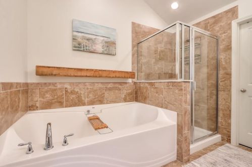 7360 Glisten Ave, Atlanta GA 30328-2876 exterior