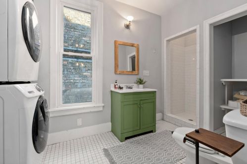 350 Smith St, Milwaukee WI  53207-1508 exterior