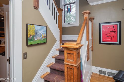 1602 Grand Ave, Kalamazoo MI 49006-4489 exterior