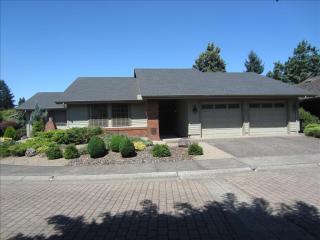 963 Shaughnessy Ln, Eugene, OR 97401-2086