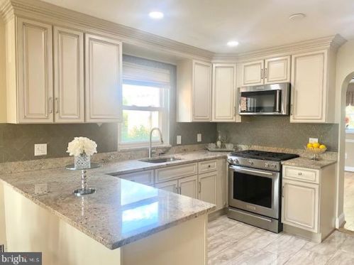 5727 6th St, Washington DC  20011-6201 exterior