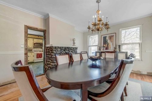 296 Saddle River Rd, Upper Saddle River NJ  07458-2108 exterior