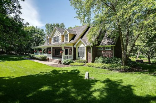 5 Hillcrest Dr, Saint Paul MN 55110-6101 exterior