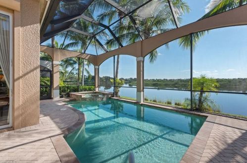 8528 Bellagio Dr, Naples FL 34114-6434 exterior