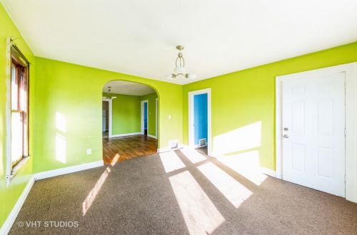 806 Jackson St, Waukegan IL 60085-7364 exterior