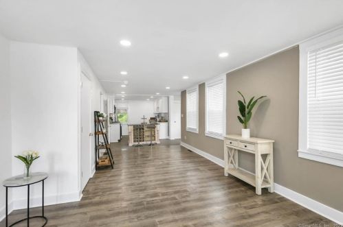 37 Commerce Ave, Killingly, CT 06239-2804