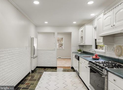 801 Pasadena Dr, Somerdale NJ  08083-1901 exterior