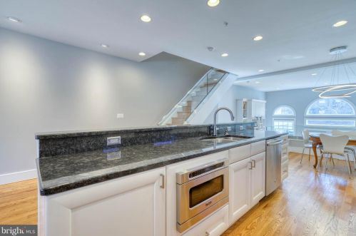 606 Christian St, Philadelphia PA 19147-2901 exterior