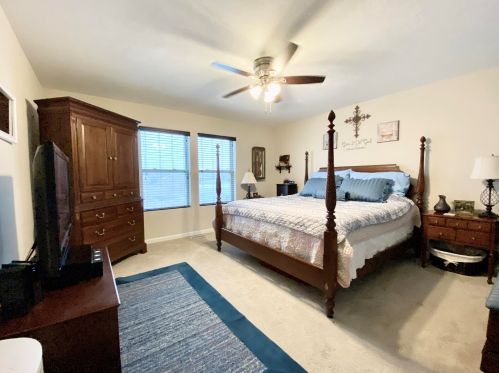 554 Oak Mdw Dr, Middlevle MI 49333-8478 exterior