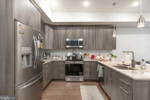 1405 8th St, Philadelphia PA 19122-3501 exterior