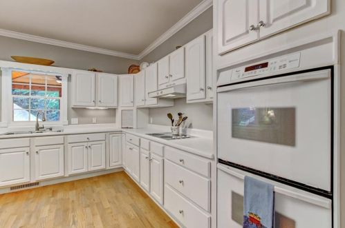 1032 Lk Dr, Gainesville GA 30506-1728 exterior