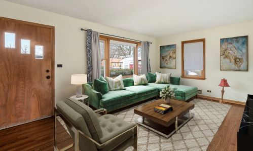 618 Berwick Blvd, Waukegan, IL 60085-3412