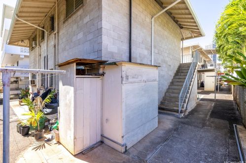 2014 Fern St, Honolulu HI 96826-4140 exterior