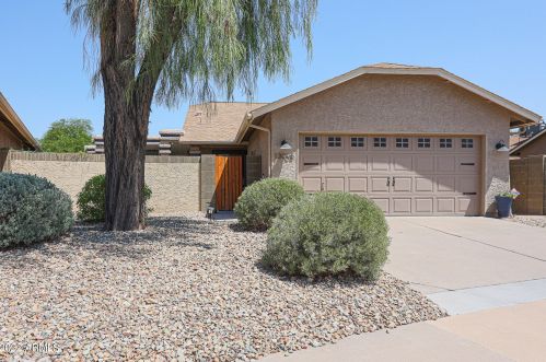 13005 50th Way, Phoenix AZ  85044-4135 exterior