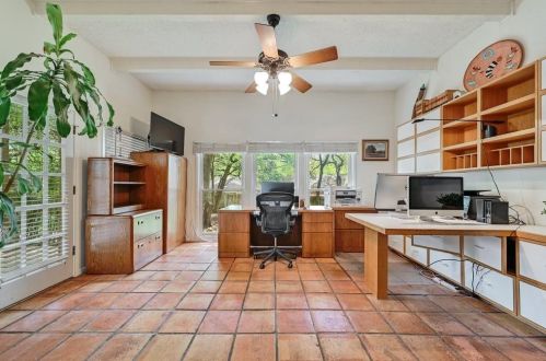 1501 Breezeknoll Cir, Austin TX exterior