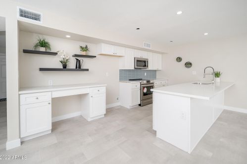 3824 Carol Ave, Phoenix AZ 85021-2091 exterior