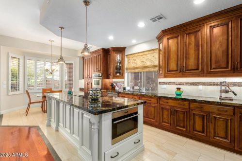 15426 4 Ave, Phoenix AZ 85041-3182 exterior