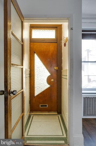 1821 Carlisle St, Philadelphia PA 19145-2307 exterior