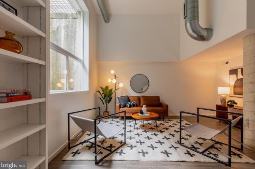 1112 Bodine St, Philadelphia PA 19122-0030 exterior