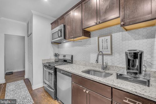 1635 Virginia Ave, Washington DC 20002-2326 exterior