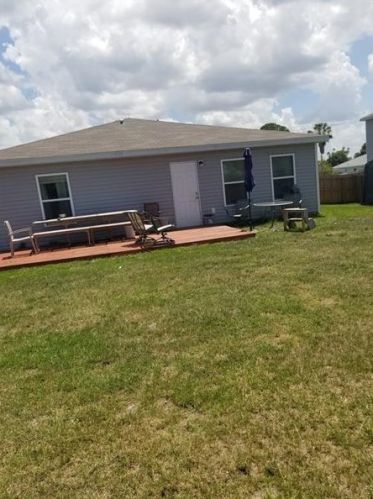 781 Thornhill Dr, Fort Pierce FL  34983-4037 exterior