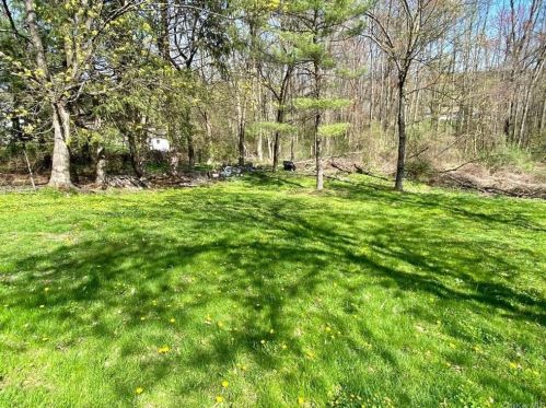 8 Casper Crk Rd, Poughkeepsie NY 12603-5004 exterior