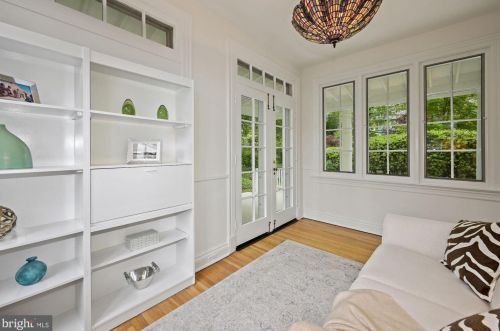 3215 Klingle Rd, Washington DC 20008-3404 exterior