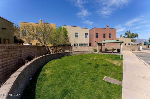 150 Castlefield Cir, Tucson AZ  85704-5783 exterior