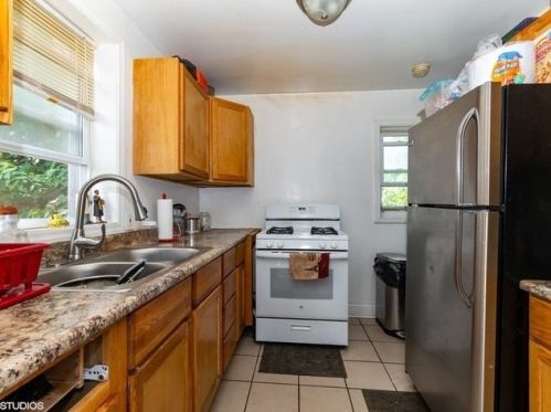 7326 Mozart St, Chicago IL 60629-3033 exterior