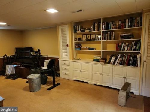 1410 Springside Dr, Lancaster PA 17603-6320 exterior