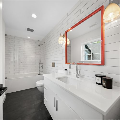 19 Pequot Trl, Westport CT 06880-2929 exterior