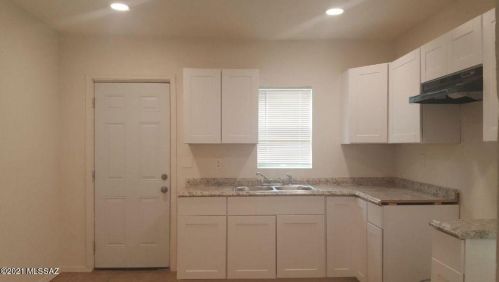 802 34th St, Tucson AZ  85713-4611 exterior