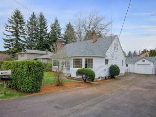 351 141st Ave, Portland OR  97233-2107 exterior